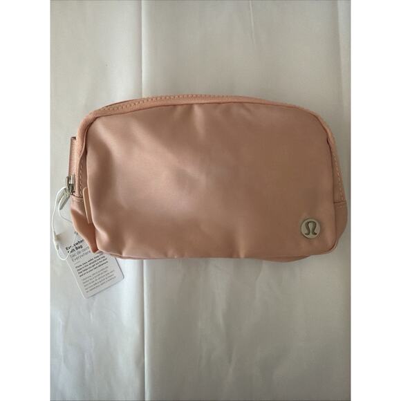 Lululemon Everywhere Belt Bag 1L Pink Crossbody Waist Belt Bag 2025 NWT - Picture 8 of 8